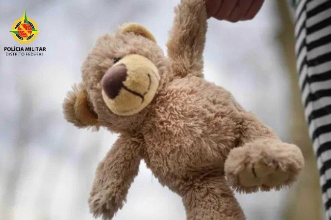 Polícia resgata criança vítima de abuso e maus tratos neste domingo (27/4) - (crédito: PMDF) Polícia resgata criança vítima de abuso e maus tratos neste domingo (27/4) - (crédito: PMDF)