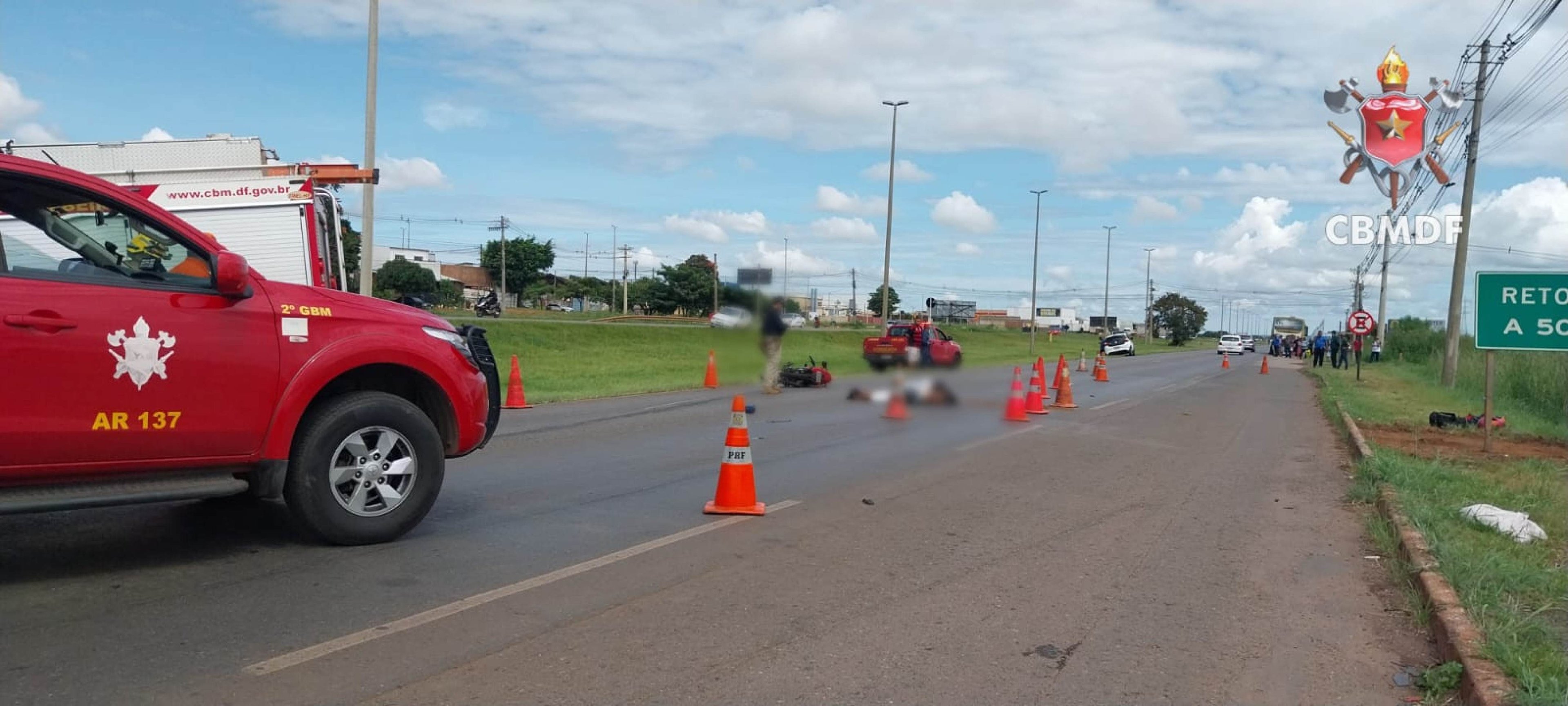 Motociclista morre após batida com ônibus e carro na BR-070