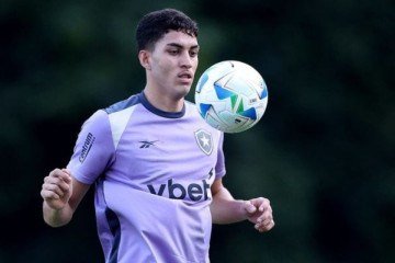 Jair cobra valores não recebidos e estuda acionar Santos na Fifa
