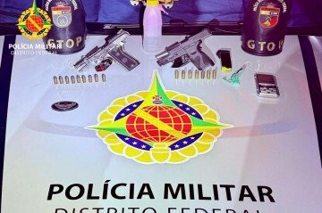 PMDF apreende duas armas de fogo e drogas em operação conjunta no Gama -  (crédito: PMDF/Divulgação)
