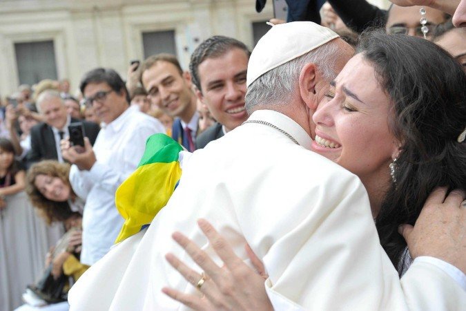 Fabíola com o Papa Francisco em 2015: Fabíola com o Papa Francisco em 2015: