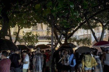 Lady Gaga chega ao Brasil para show no sábado