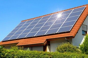 Painéis solares fotovoltaicos permitem gerar energia limpa e renovável