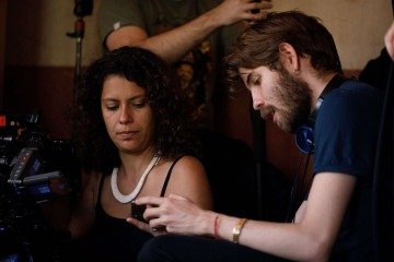 Emanuel Lavor com a diretora de fotografia Joanna Ramos no set do filme As Miçangas -  (crédito:  Thais Mallon)