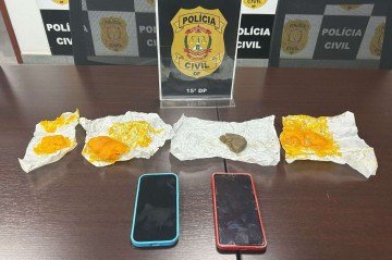 O homem foi encontrado com três porções de crumble e uma porção de haxixe -  (crédito: PCDF)
