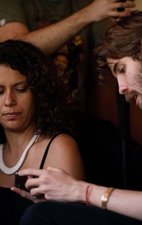 Emanuel Lavor com a diretora de fotografia Joanna Ramos no set do filme As Miçangas -  (crédito:  Thais Mallon)
