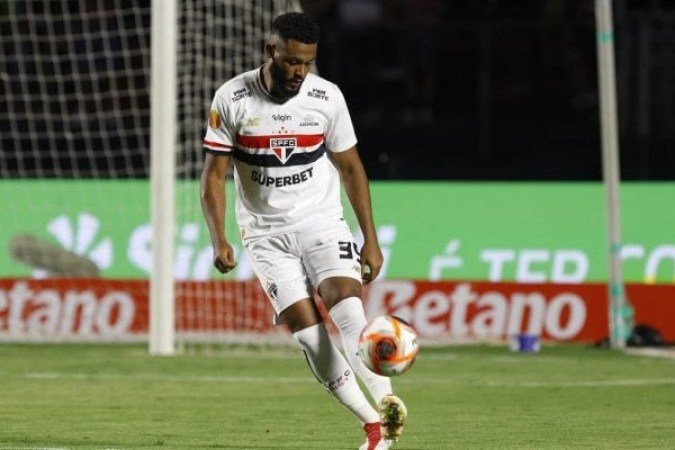 SABINO - Entrou na reta final e não participou muito da partida. Nota: 5 - Foto: Rubens Chiri/São Paulo