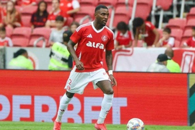 RAMON - Fez uma partida razoável. Mostrou muita segurança, principalmente pelo alto, ganhando duelos. Porém, errou alguns passes bobos e, nos muitos cruzamentos no jogo, acertou poucos. NOTA: 6,5. Foto: Ricardo Duarte/Internacional