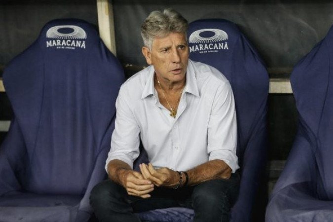 RENATO GAÚCHO - Em termos ofensivos, time criou bastante e poderia ter feito mais gols, não fosse ótima atuação de Matheus Alves. Lá atrás, porém, deu muito espaços, o que poderia ter resultado numa derrota inesperada para um time da Série D do Brasileirão. Por isso, recebeu vaias da torcida. NOTA 5,5. Foto: Lucas Merçon/Fluminense FC