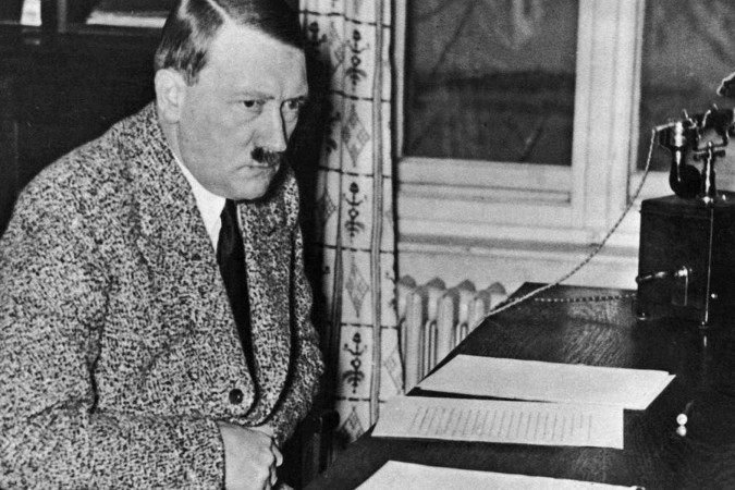 Vários metros abaixo da enorme residência oficial que mandou construir em Berlim, ficava o bunker onde Hitler ou seus últimos dias - (crédito: Getty Images) Vários metros abaixo da enorme residência oficial que mandou construir em Berlim, ficava o bunker onde Hitler ou seus últimos dias - (crédito: Getty Images)