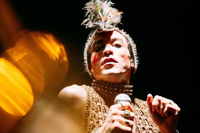 Jesuíta Barbosa como Ney Matogrosso em Homem com H, nos cinemas 