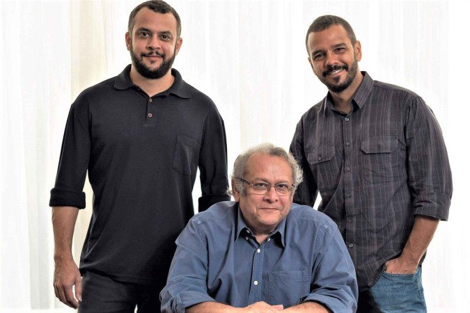 Clodo Ferreira e os filhos, guardiões de seu legado. - (crédito: Telmo Ximenes) Clodo Ferreira e os filhos, guardiões de seu legado. - (crédito: Telmo Ximenes)