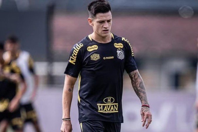 Leo Godoy durante treino do Santos - (crédito: — Foto: Raul Baretta/ Santos FC) Leo Godoy durante treino do Santos - (crédito: — Foto: Raul Baretta/ Santos FC)