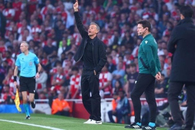 Luis Enrique orienta seus jogadores durante Arsenal x PSG - (crédito: Foto: Laurène Valroff / PSG) Luis Enrique orienta seus jogadores durante Arsenal x PSG - (crédito: Foto: Laurène Valroff / PSG)