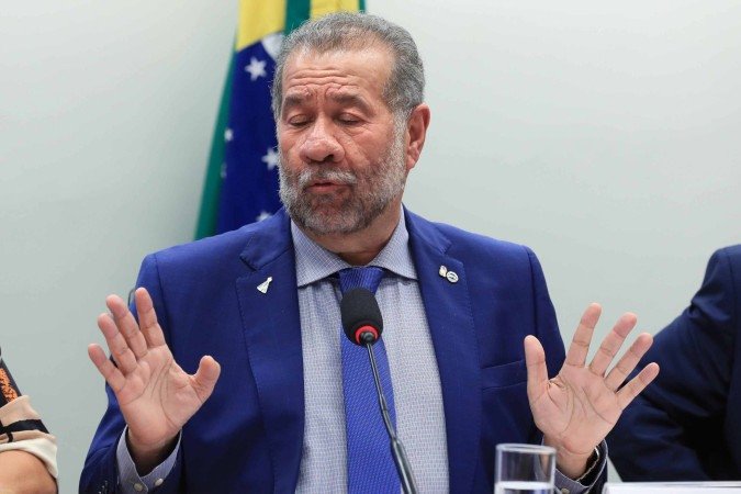 Lupi sustentou que o governo tem atuado: Lupi sustentou que o governo tem atuado: