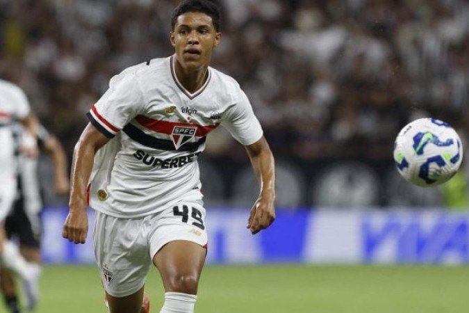 RYAN FRANCISCO - Aclamado pelo torcedor, a jovem promessa não conseguiu aparecer muito bem, perdeu a sua oportunidade de marcar e não fez a sua melhor exibição. Nota: 5 - Foto: Rubens Chiri/São Paulo