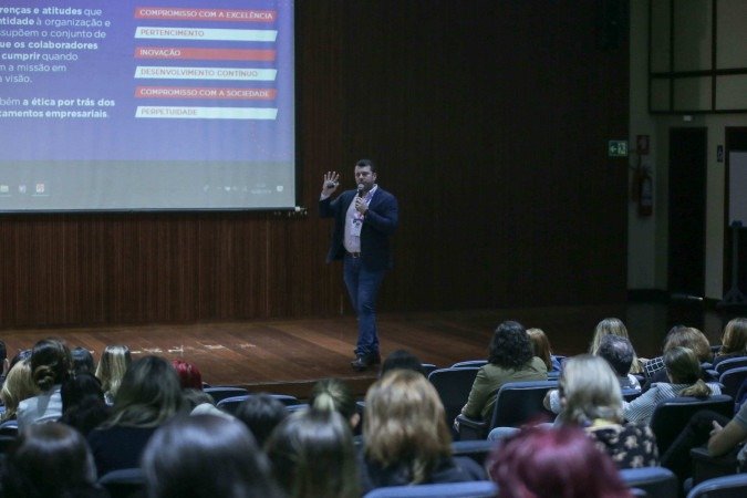 O evento também contará com momentos especiais de interação para troca de experiências e insights com gestores e educadores de todo o Brasil, fortalecendo conexões estratégicas.
- (crédito: Divulgação) O evento também contará com momentos especiais de interação para troca de experiências e insights com gestores e educadores de todo o Brasil, fortalecendo conexões estratégicas.
- (crédito: Divulgação)