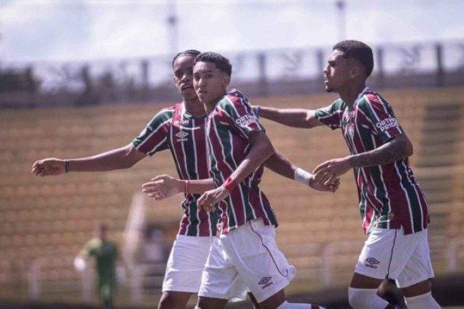Matheus Reis, Isaque e Riquelme são promessas de Xerém - (crédito: - Foto: Leonardo Brasil/Fluminense FC) Matheus Reis, Isaque e Riquelme são promessas de Xerém - (crédito: - Foto: Leonardo Brasil/Fluminense FC)