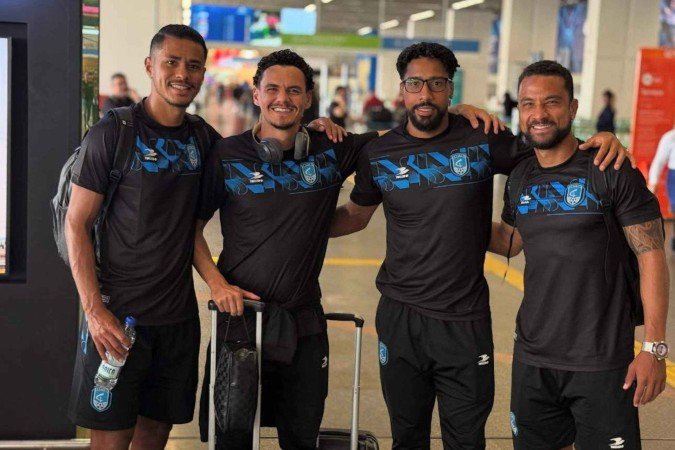 Delegação do Capital embarcou na segunda viagem da história do clube, desta vez para encarar o Botafogo pela partida de ida das oitavas de final da Copa do Brasil -  (crédito: Marcel Freire/CapitalSAF)