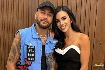 Neymar se irrita com Biancardi e se afasta durante almoço de Páscoa
- (crédito: Redes Sociais) Neymar se irrita com Biancardi e se afasta durante almoço de Páscoa
- (crédito: Redes Sociais)