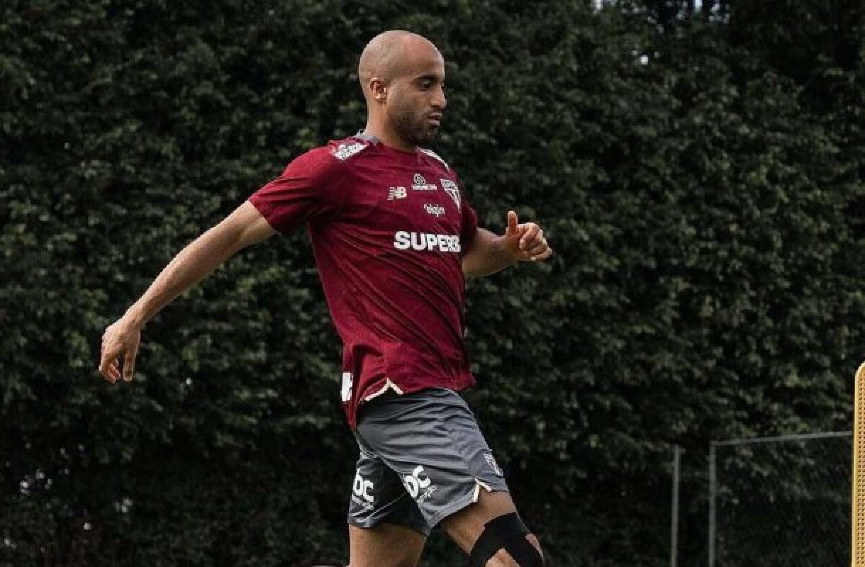 Lucas Moura surpreende em treinamento e fica próximo de retorno no São Paulo