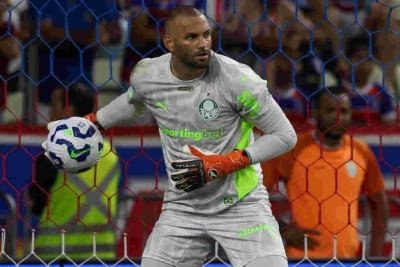WEVERTON - Fez defesas importantes quando foi exigido, mas quase foi surpreendido em duas jogadas perigosas do Ceará. NOTA 7,0 - Foto: Cesar Greco/Palmeiras