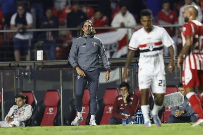 Zubeldía alcançou a marca de dez jogos sem derrota na temporada  -  (crédito: Foto: Paulo Pinto/São Paulo FC)