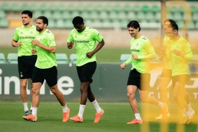 Jogadores do Betis durante treinamento da equipe - (crédito: Foto: Divulgação) Jogadores do Betis durante treinamento da equipe - (crédito: Foto: Divulgação)