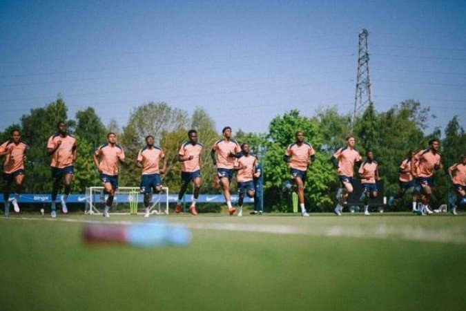 Jogadores do Chelsea durante treinamento da equipe - (crédito: Foto: Divulgação) Jogadores do Chelsea durante treinamento da equipe - (crédito: Foto: Divulgação)