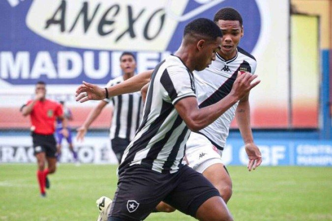 Botafogo e Vasco ficam no 1 a 1 pelo Brasileirão Sub-20 - (crédito: Foto: Beatriz Palmieri / Vasco) Botafogo e Vasco ficam no 1 a 1 pelo Brasileirão Sub-20 - (crédito: Foto: Beatriz Palmieri / Vasco)