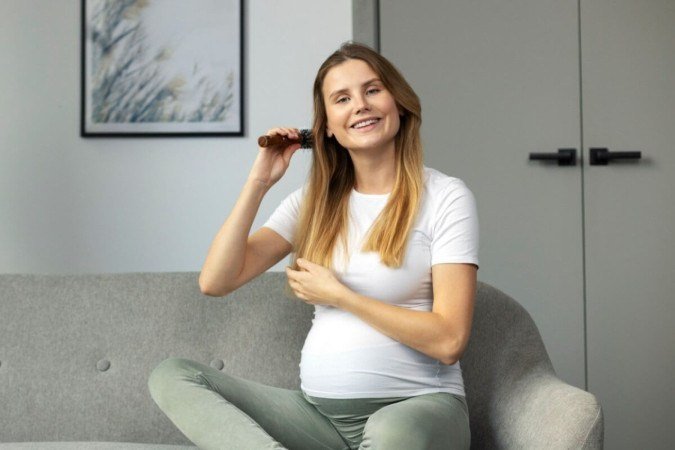 O cabelo da mulher a por diversas mudanças durante e após a gestação (Imagem: AYO Production | Shutterstock) - (crédito: EdiCase) O cabelo da mulher a por diversas mudanças durante e após a gestação (Imagem: AYO Production | Shutterstock) - (crédito: EdiCase)