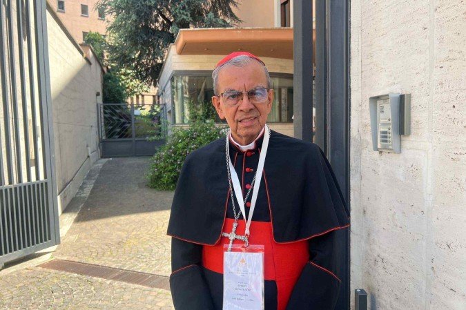 Cardeal Gregorio Rosa Chávez, 82 anos, não eleitor no conclave (El Salvador)
- (crédito: Rodrigo Craveiro/C.B. Press) Cardeal Gregorio Rosa Chávez, 82 anos, não eleitor no conclave (El Salvador)
- (crédito: Rodrigo Craveiro/C.B. Press)