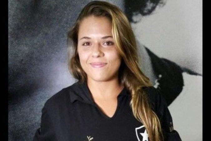 Hanna Santos rebate acusações da mãe e esclarece polêmica envolvendo seu amor pelo Botafogo - (crédito: Foto: Reprodução) Hanna Santos rebate acusações da mãe e esclarece polêmica envolvendo seu amor pelo Botafogo - (crédito: Foto: Reprodução)