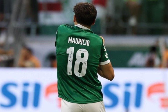 MAURÍCIO - Substituiu Vitor Roque aos 20 minutos do segundo tempo, mas não conseguiu ajudar o time a assumir o controle do meio de campo. NOTA 5,0 - Foto: Cesar Greco/Palmeiras