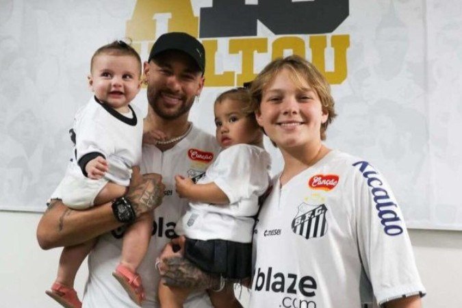 Neymar se mostra insatisfeito com distanciamento entre suas filhas, Mavie e Helena - (crédito: Foto: Reprodução / Instagram) Neymar se mostra insatisfeito com distanciamento entre suas filhas, Mavie e Helena - (crédito: Foto: Reprodução / Instagram)