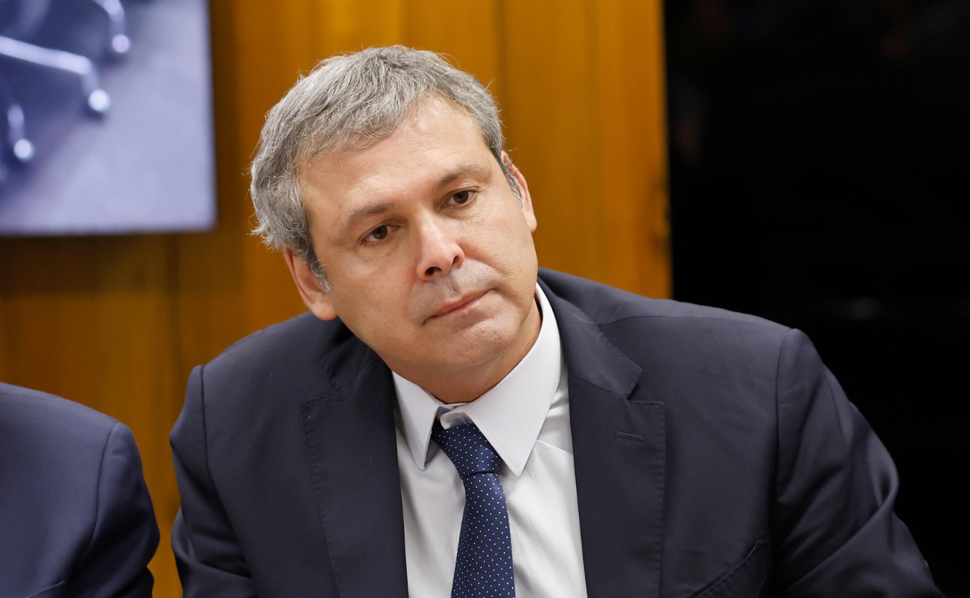 PL que corta benefícios tributários vai tramitar mais rápido