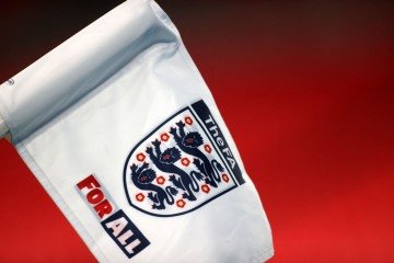 Mulheres transgênero não poderão mais jogar futebol feminino a partir de 1º de junho, anunciou a Associação Inglesa de Futebol na quinta-feira, 1º de maio -  (crédito: CARL RECINE/POOL/AFP)