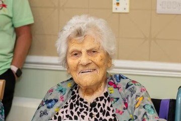 Ethel Caterham, nascida em 21 de agosto de 1909, na Inglaterra, torna-se a nova detentora do título mundial de longevidade. Residente em Surrey, ela já era a pessoa mais velha do Reino Unido e da Europa.
 -  (crédito: Reprodução/Redes sociais)