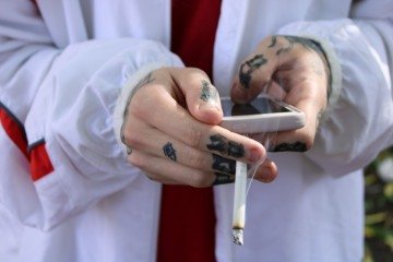 Desde a década de 1940 já tínhamos evidências da associação entre o tabagismo e câncer de pulmão -  (crédito: Unsplash)