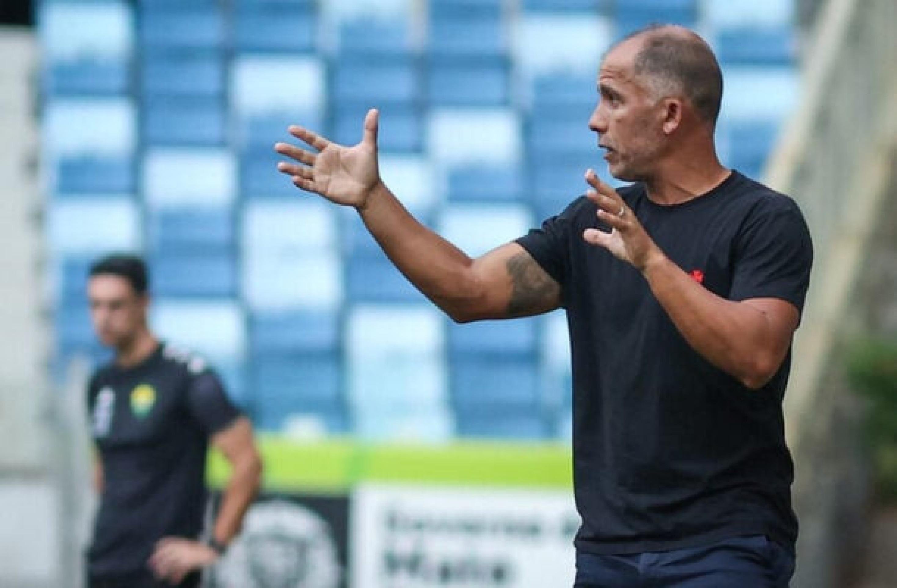 Felipe confirma que Capasso não consta nos planos do Vasco