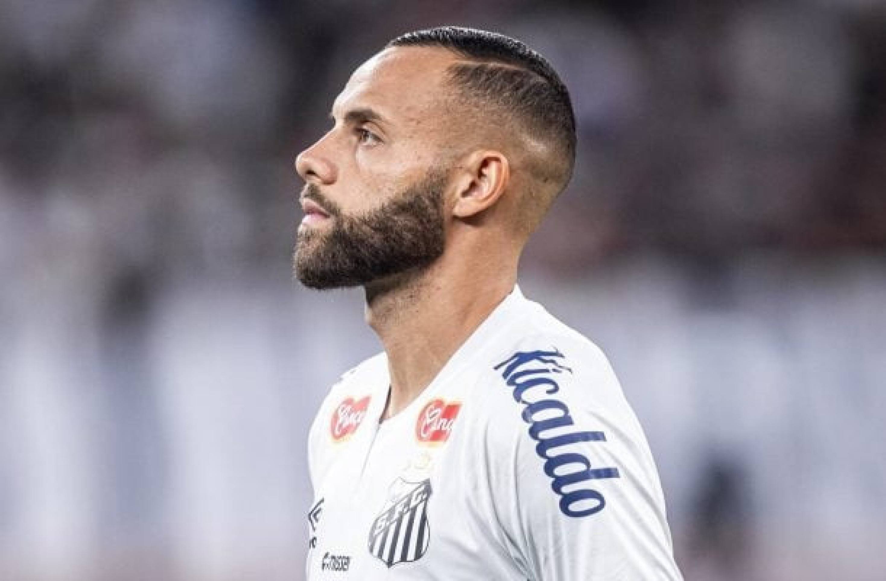 Guilherme vai do céu ao inferno e procura recuperar boa fase no Santos