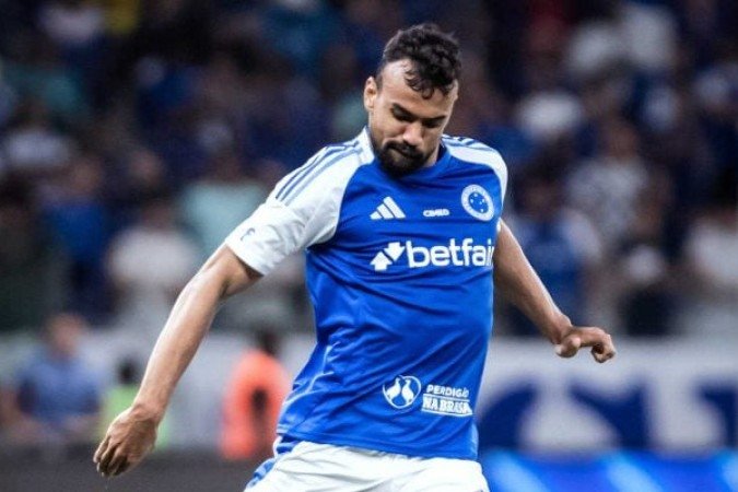 FABRÍCIO BRUNO - Teve uma atuação segura, ganhou os duelos, contribuiu com interceptações e foi bem nos passes. NOTA: 6,0 - Foto: Gustavo Aleixo/Cruzeiro