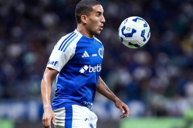 CHRISTIAN - Foi discreto. Contribuiu pouco tanto ofensivamente quanto defensivamente. NOTA: 5,0 - Foto: Gustavo Aleixo/Cruzeiro