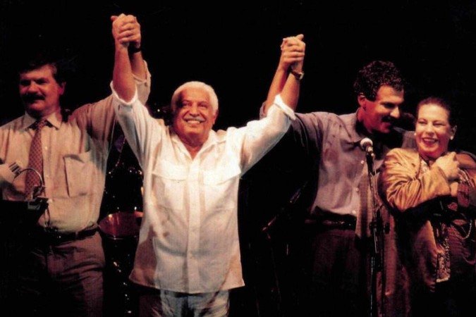   Dorival Caymmi, com os filhos, Dori, Danilo e Nana: uma família baiana muito talentosa
    