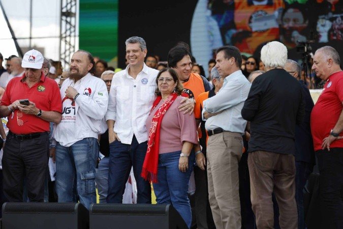 Em São Paulo, sem Lula, estavam os ministros Márcio Macedo (Secretaria-Geral), Cida Gonçalves (Mulheres) e Luiz Marinho (Trabalho)  -  (crédito: Paulo Pinto/Agência Brasil)