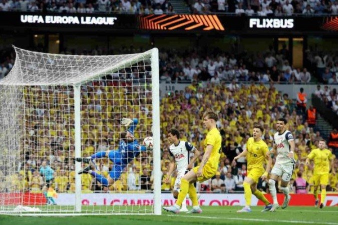 Cabeçada de Brennan Johnson morre no gol do  Bodo/Glimt. Este gol do Tottenham saiu logo aos 37 segundos de jogo -  (crédito:  Foto: Richard Heathcote/Getty Images)