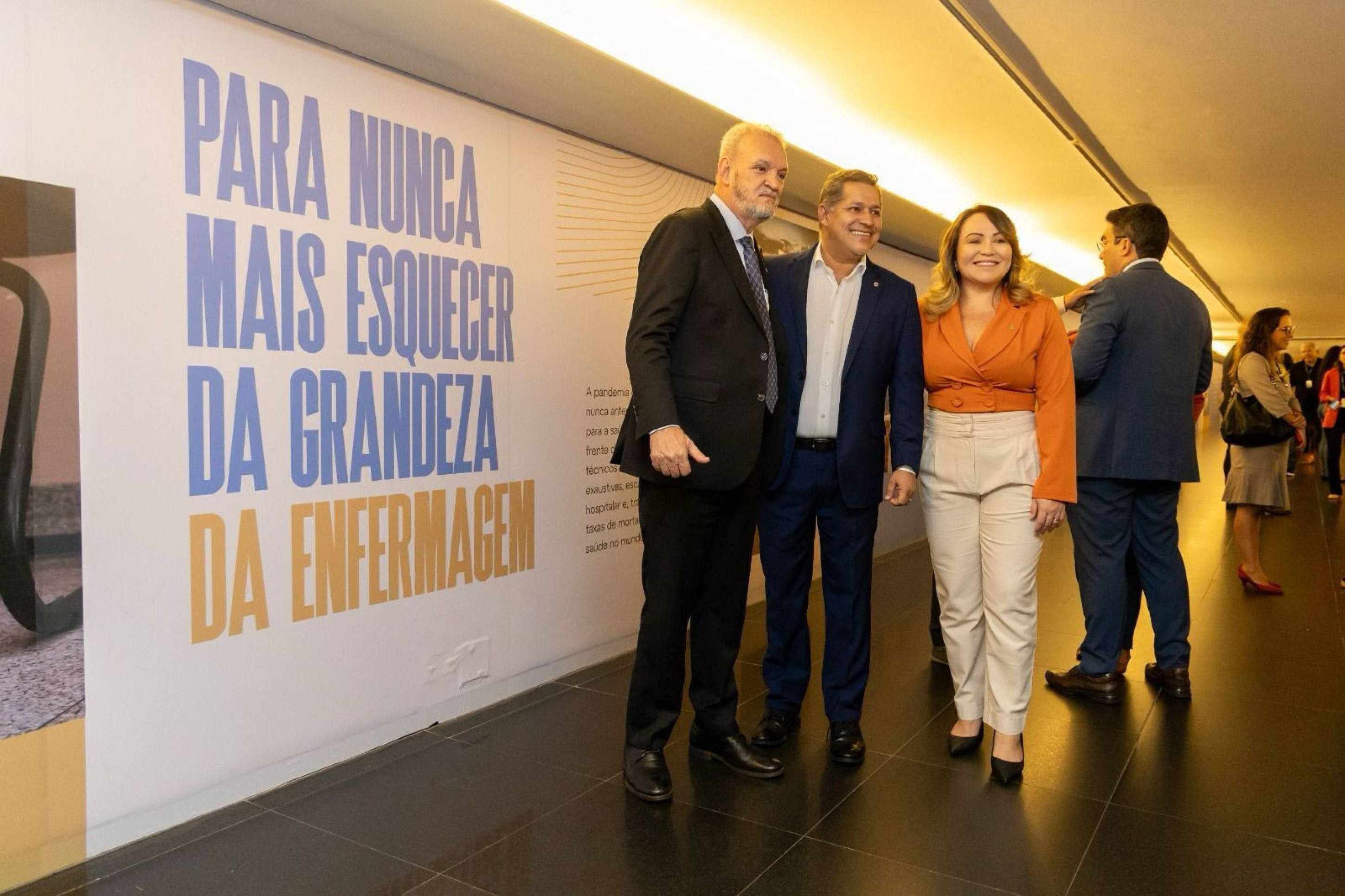 Homenagem à enfermagem, mostra na Câmara dos Deputados