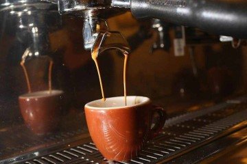 Mulheres grávidas geralmente se enquadram na categoria de pessoas que precisam ficar de olho nos níveis de ferro, que também podem ser afetados pela ingestão de café -  (crédito: Getty Images)