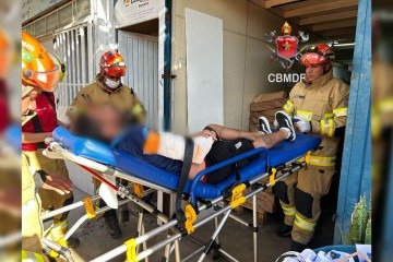 Homem fica ferido ao prender braço em máquina de corte no Sudoeste