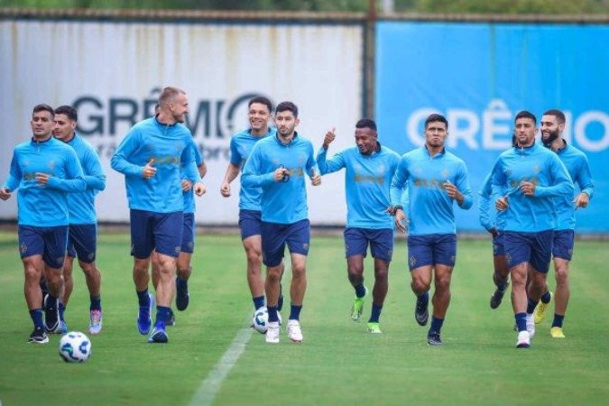 Arezo e Pavón estão perto de voltar a ficar à disposição no Grêmio no duelo contra o Santos - (crédito: Foto: Lucas Uebel / Grêmio FBPA) Arezo e Pavón estão perto de voltar a ficar à disposição no Grêmio no duelo contra o Santos - (crédito: Foto: Lucas Uebel / Grêmio FBPA)